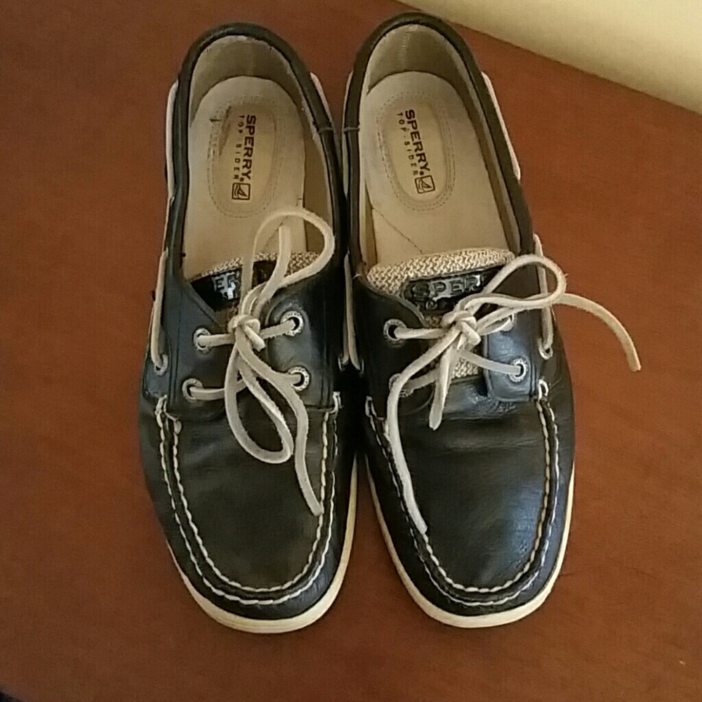 New Sperry shoes size 7 navy leather